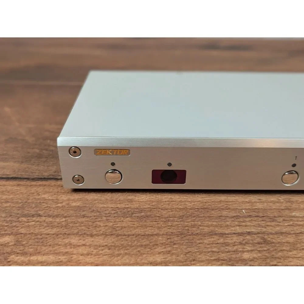 2004 Zektor DVS5.1 DVI Video/Audio Switch NO POWER CORD TESTED‎